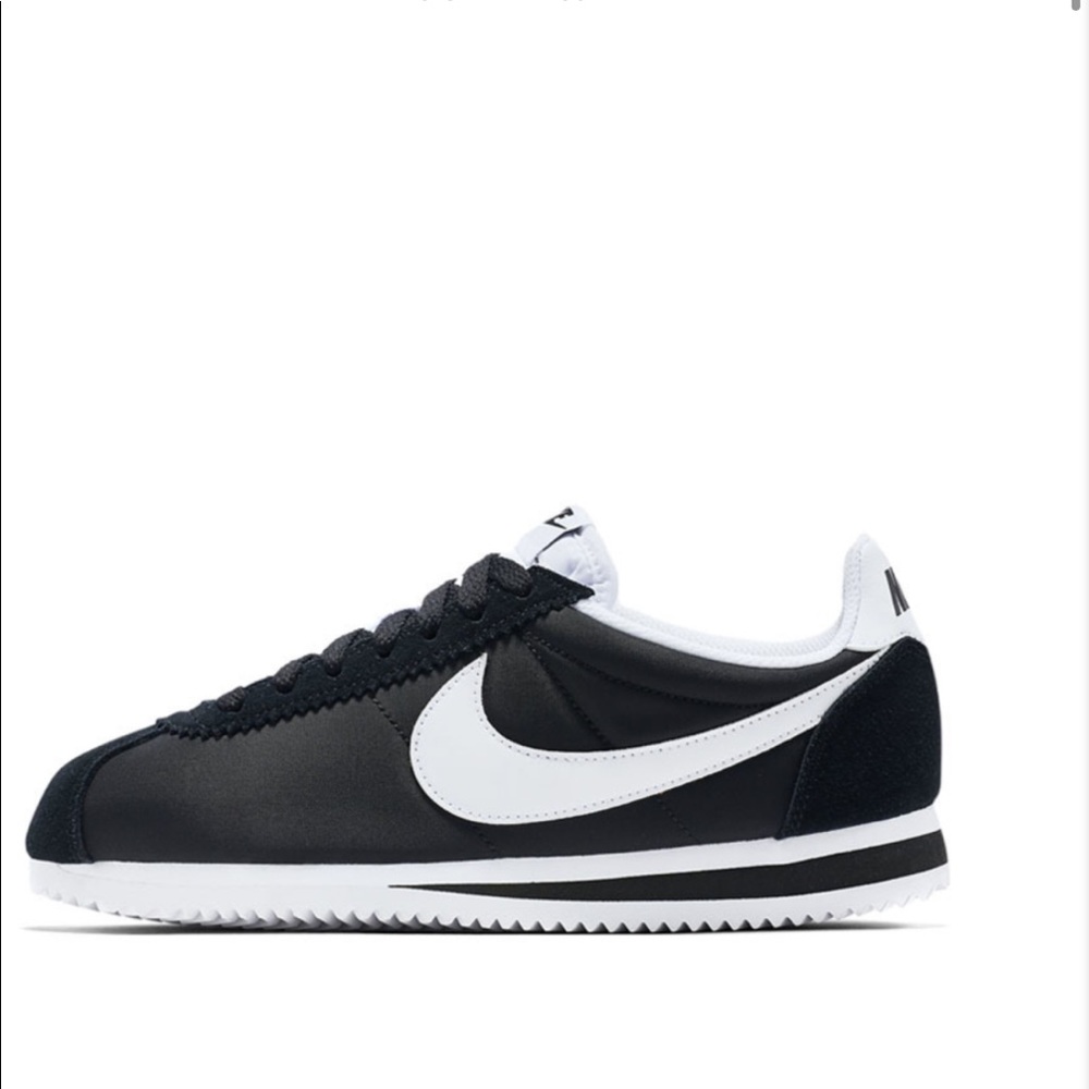 COPY - Woman’s classic Nike Cortez Nylon marathon runner.